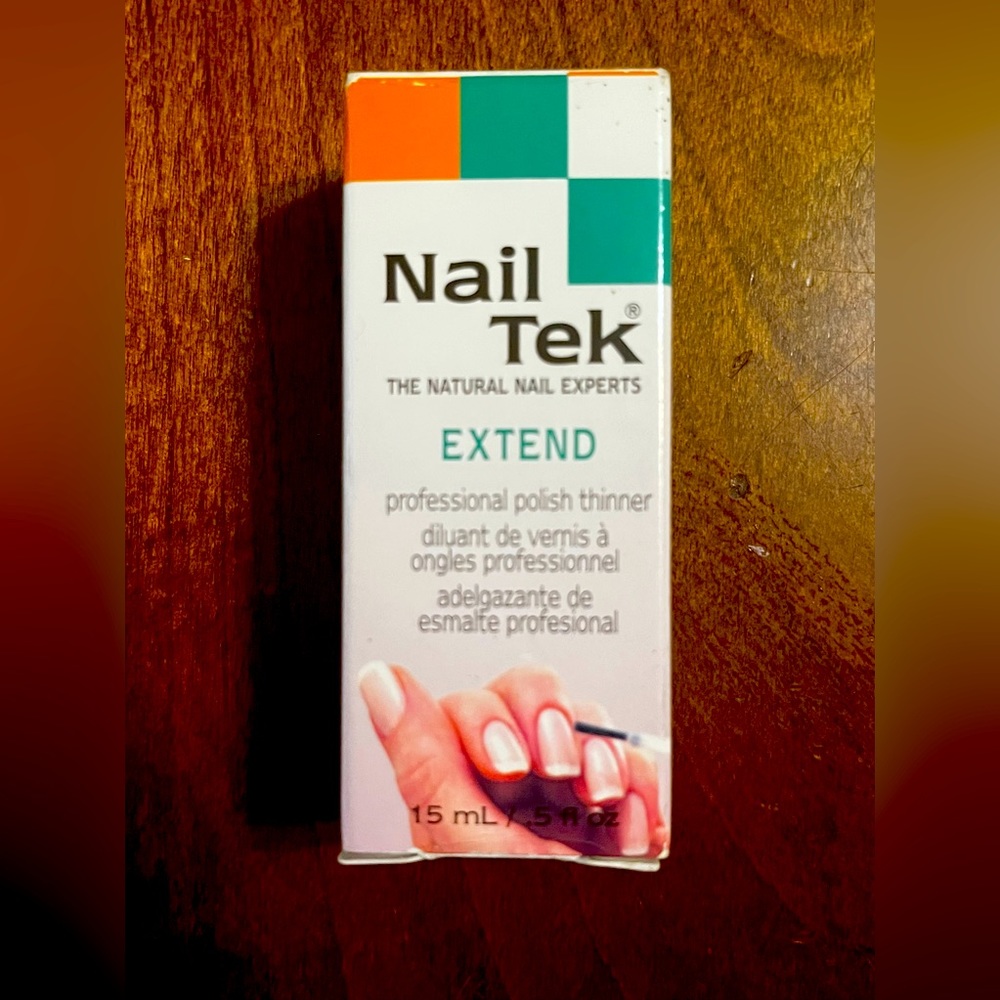 Nail Tek Extend 0.5oz Professional polish thinner. The natural nail experts